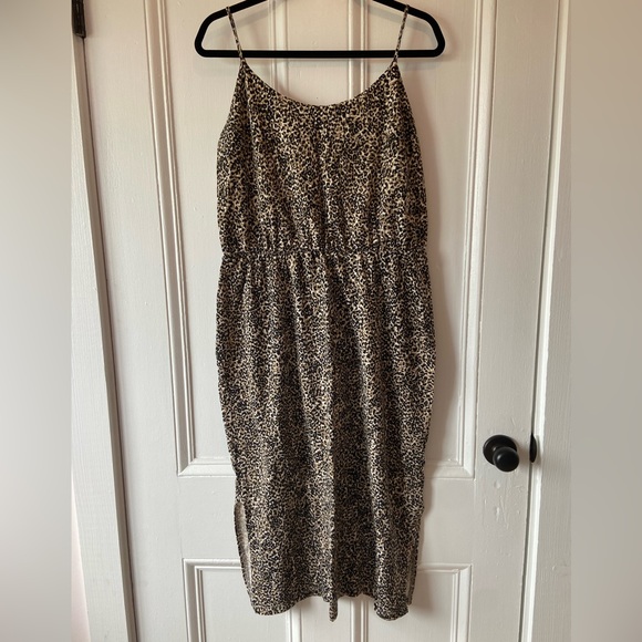 🌟 3 FOR $25 🌟 Old Navy stretch cotton leopard print midi dress - Picture 1 of 4
